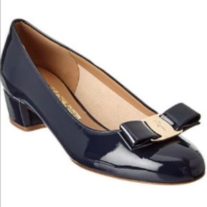 Salvatore Ferragamo Vara Patent Pump sz 7